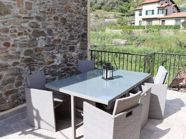 Villa Indipendente in vendita a Dolceacqua, Liguria
