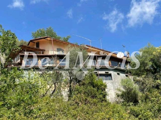 Villa Indipendente in vendita a Dolceacqua, Liguria