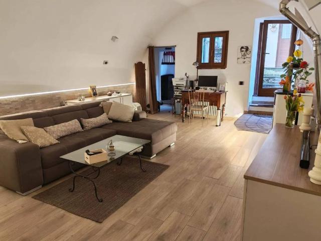 Villa Indipendente in vendita a Dolceacqua, Liguria