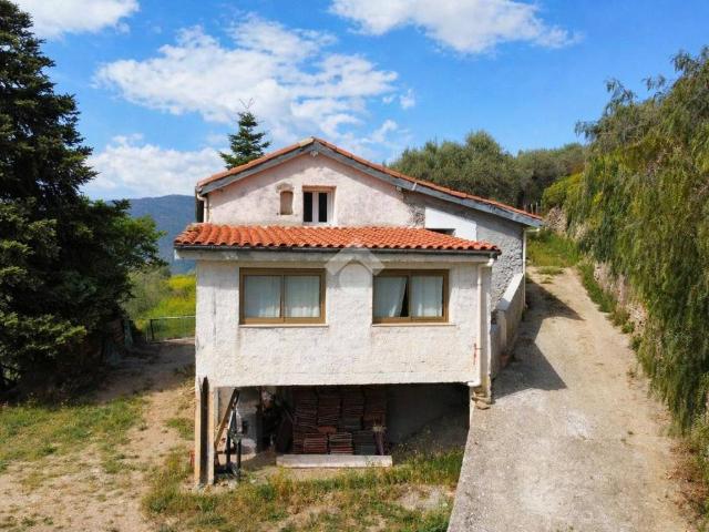 Villa Indipendente in vendita a Dolceacqua, Liguria
