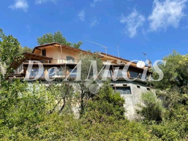 Villa Indipendente in vendita a Dolceacqua, Liguria