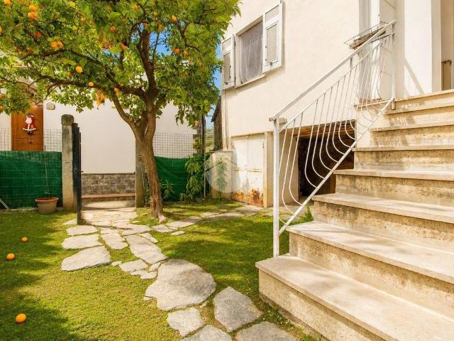 Appartamento in vendita a Dolcedo, Liguria