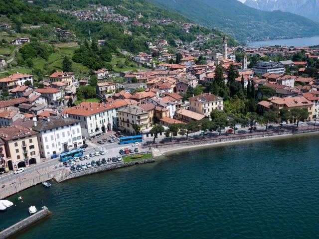 Villa Indipendente in vendita a Domaso, Lombardia