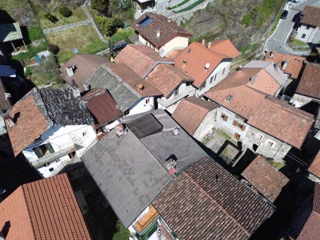 Villa Indipendente in vendita a Vercana, Lombardia