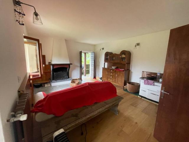 Villa Indipendente in vendita a Vercana, Lombardia