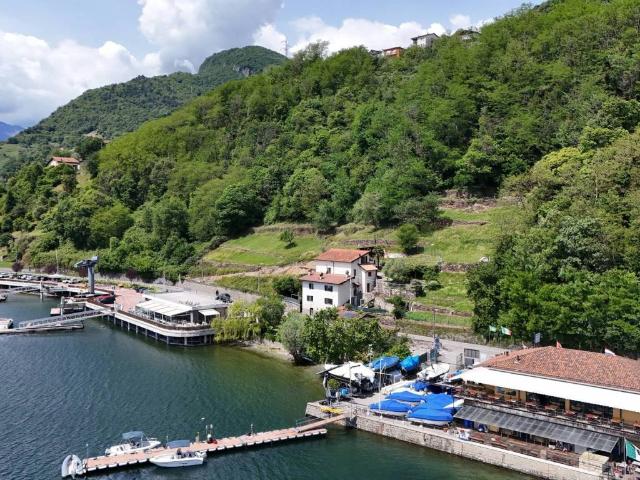 Villa Indipendente in vendita a Vercana, Lombardia
