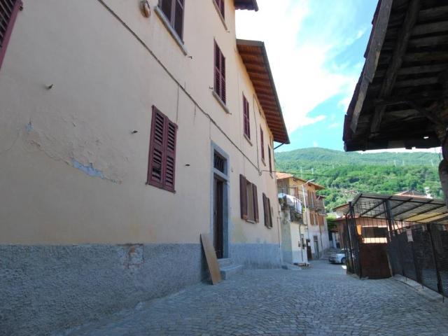 Villa Indipendente in vendita a Barbignano, Dongo
