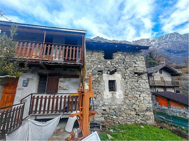 Villa Indipendente in vendita a Donnas, Aosta