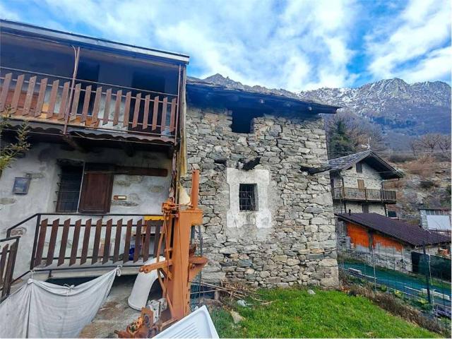 Villa Indipendente in vendita a Donnas, Aosta