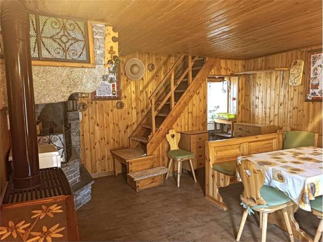 Villa Indipendente in vendita a Donnas, Aosta