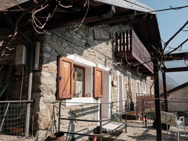 Villa Indipendente in vendita a Préle, Donnas