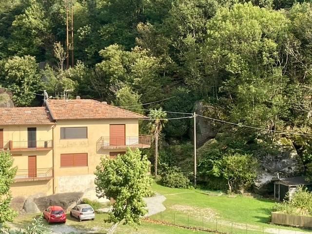 Villa Indipendente in vendita a Colico, Lombardia