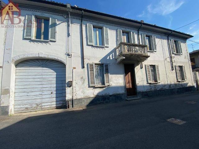 Villa Indipendente in vendita a Dorno, Lombardia