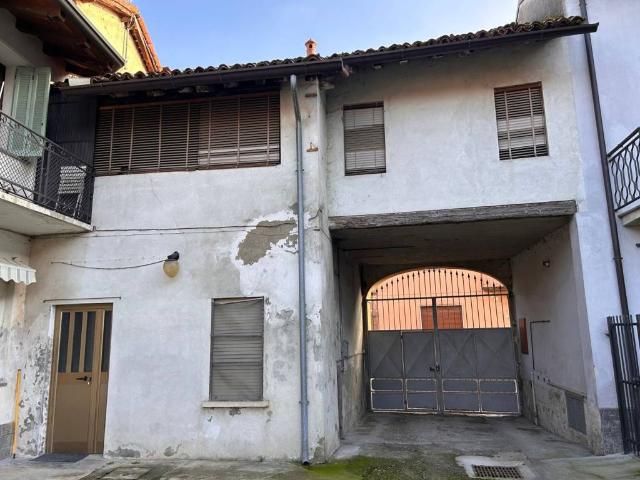 Villa Indipendente in vendita a Dorno, Lombardia