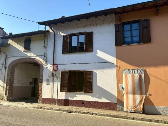 Villa Indipendente in vendita a Dorno, Lombardia