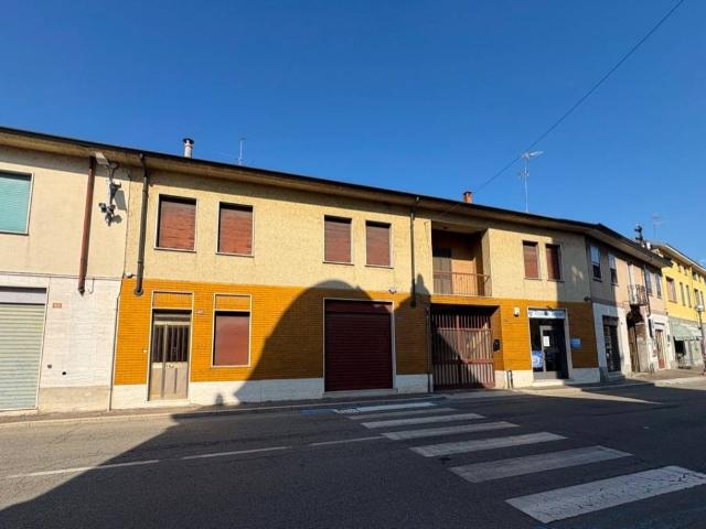 Villa Indipendente in vendita a Dorno, Lombardia