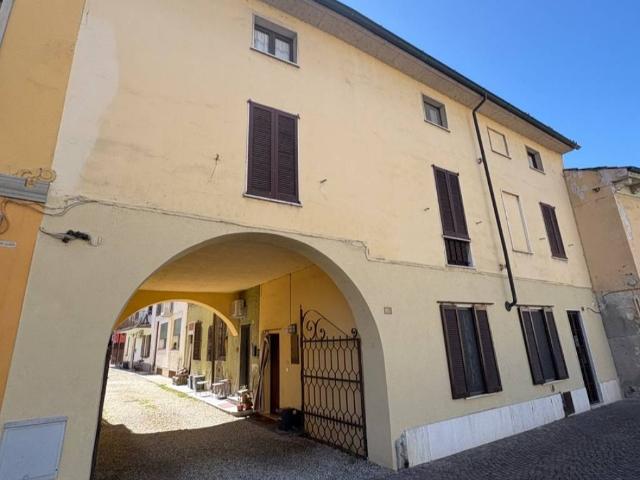 Villa Indipendente in vendita a Dorno, Lombardia
