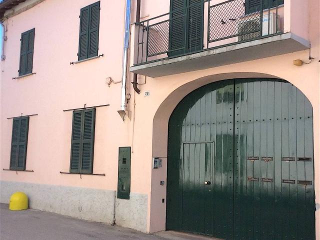 Villa Indipendente in vendita a Dorno, Lombardia