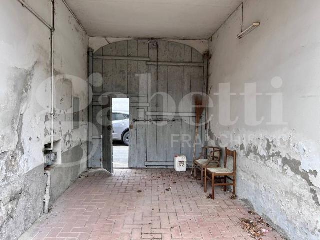 Villa Indipendente in vendita a Dorno, Lombardia