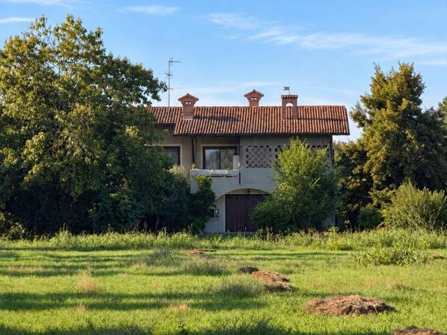 Villa Indipendente in vendita a Dorno, Lombardia
