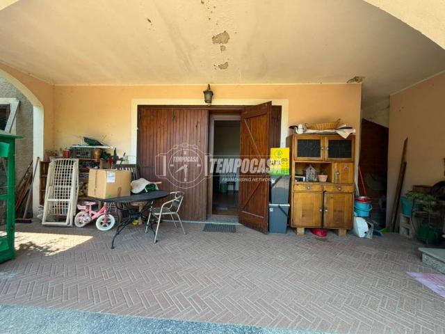 Villa Indipendente in vendita a Dorno, Lombardia