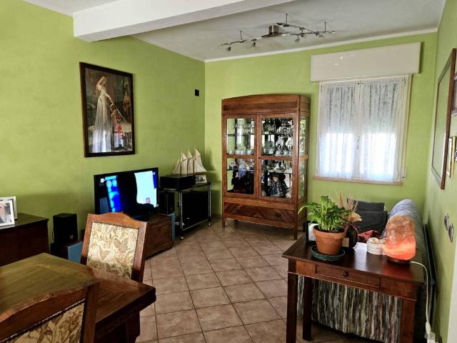 Villa Indipendente in vendita a Villastrada, Dosolo
