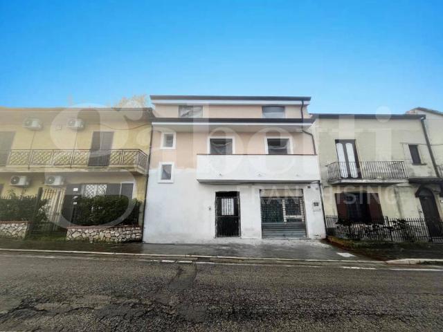 Villa Indipendente in vendita a Dragoni, Campania