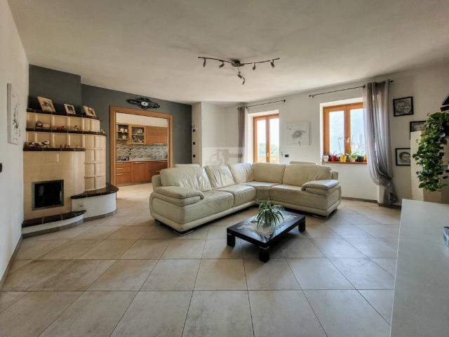 Villa Indipendente in vendita a Comunità Alto Garda e Ledro, Drena