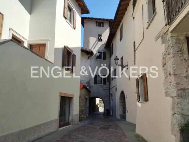 Villa Indipendente in vendita a Comunità Alto Garda e Ledro, Dro