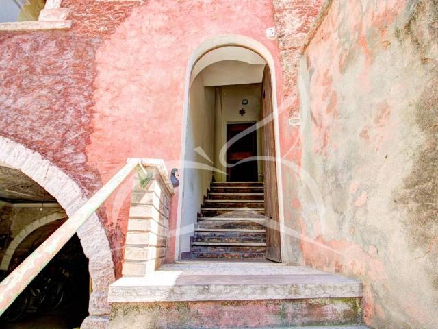 Villa Indipendente in vendita a Ceniga, Dro