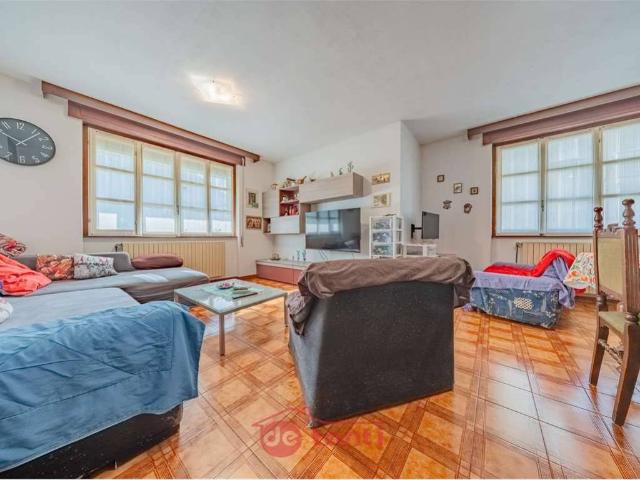 Villa Indipendente in vendita a Dubino, Lombardia