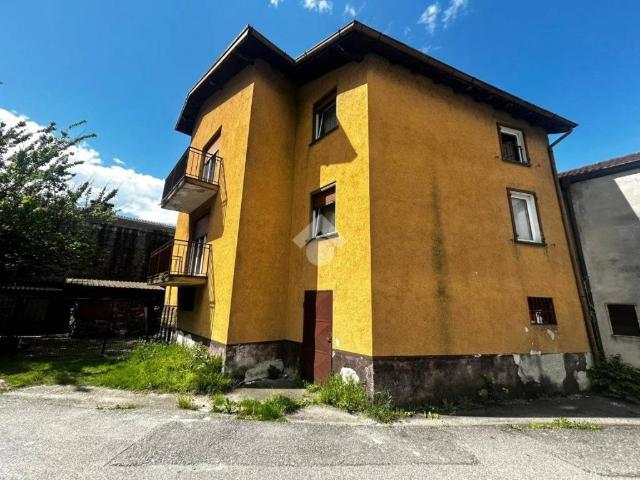 Villa Indipendente in vendita a Dubino, Lombardia