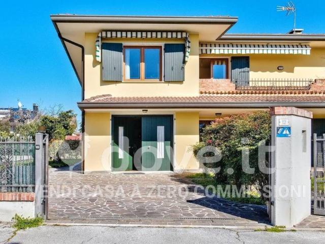 Villa Indipendente in vendita a Carrara San Giorgio, Veneto