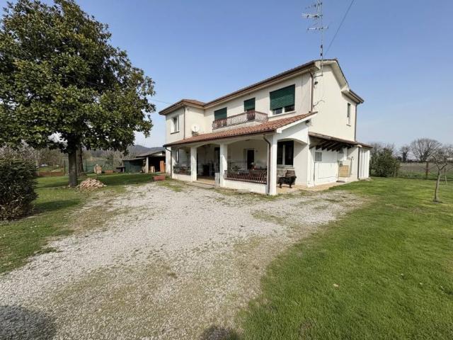 Villa Indipendente in vendita a Carrara San Giorgio, Veneto