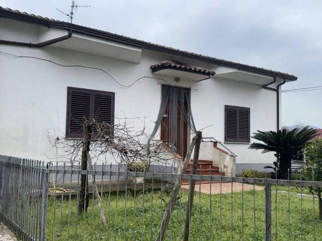 Villa Indipendente in vendita a Dugenta, Campania