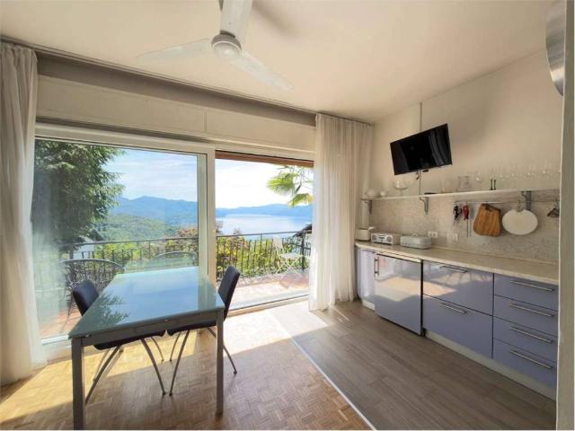 Villa Indipendente in vendita a Comunità Montana Valli del Verbano, Dumenza