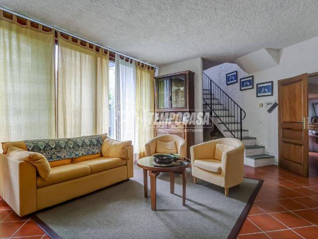 Villa Indipendente in vendita a Due Cossani, Dumenza