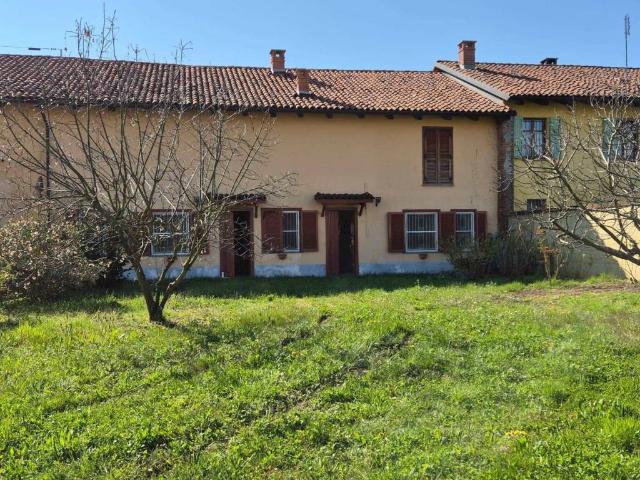 Villa Indipendente in vendita a Piemonte, Asti