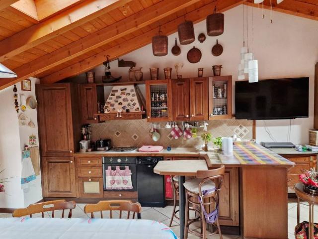 Villa Indipendente in vendita a Comunità montana della valle Camonica, Edolo