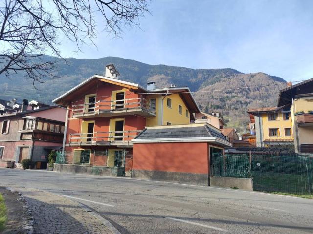 Villa Indipendente in vendita a Comunità montana della valle Camonica, Edolo