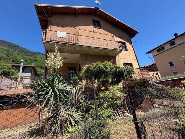 Villa Indipendente in vendita a Comunità montana della valle Camonica, Edolo