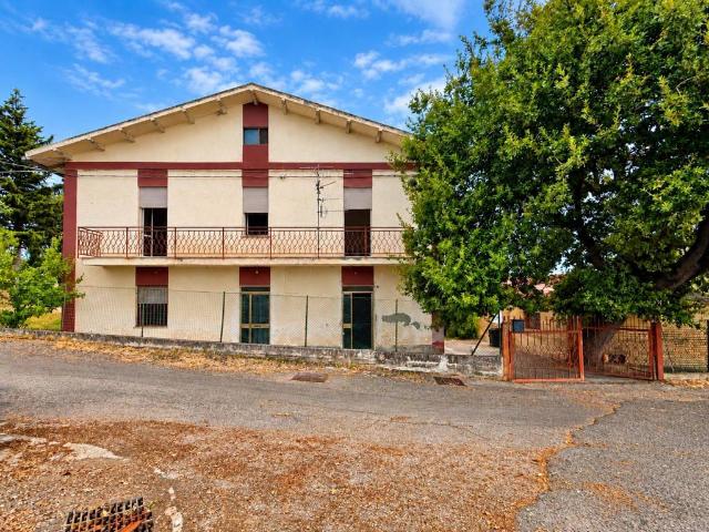 Villa Indipendente in vendita a Elice, Pescara