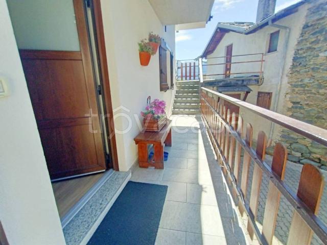 Villa Indipendente in vendita a Emarese, Aosta