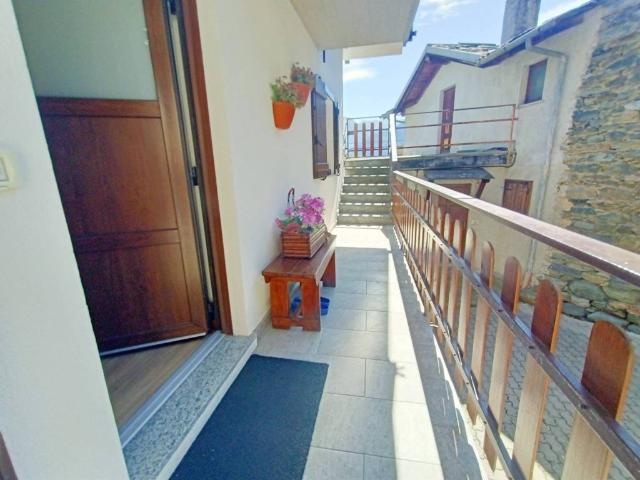 Villa Indipendente in vendita a Emarese, Aosta
