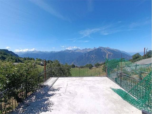 Villa Indipendente in vendita a Emarese, Aosta