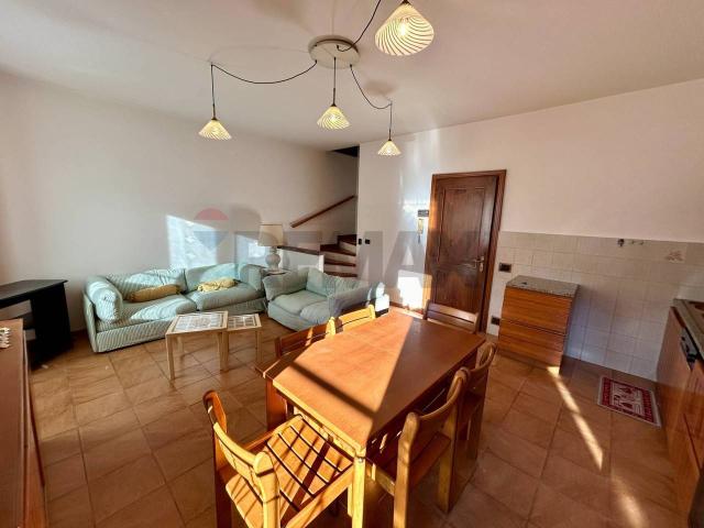 Villa Indipendente in vendita a Endine Gaiano, Lombardia