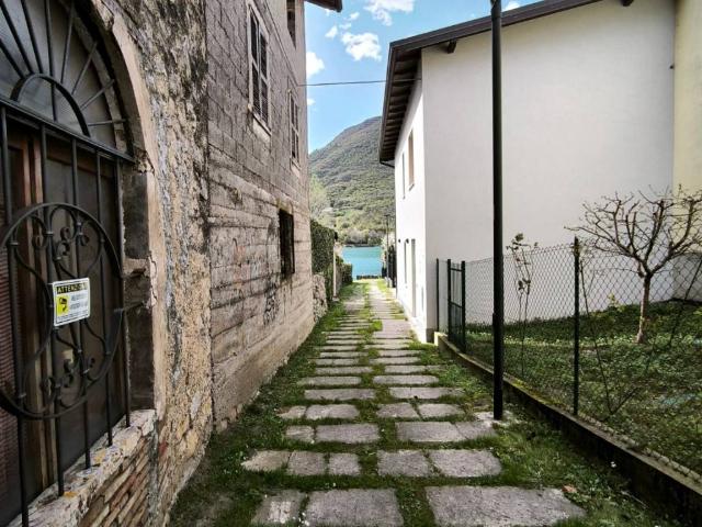 Villa Indipendente in vendita a San Felice, Endine Gaiano