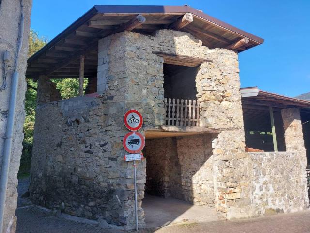 Villa Indipendente in vendita a Endine Gaiano, Lombardia