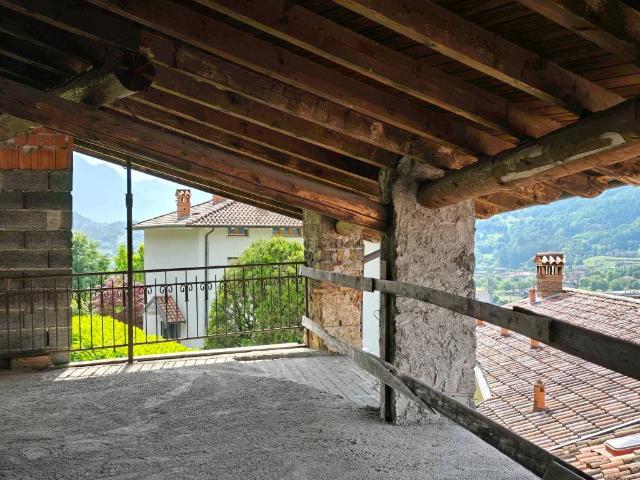 Villa Indipendente in vendita a Endine Gaiano, Lombardia