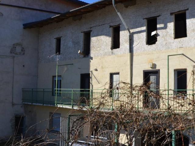 Villa Indipendente in vendita a Rova, Endine Gaiano